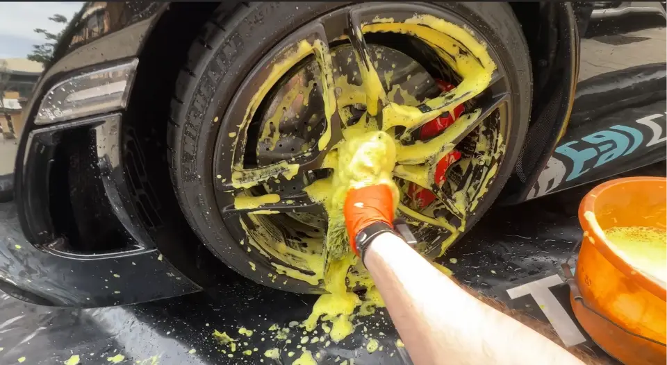 car tire washing by hand
